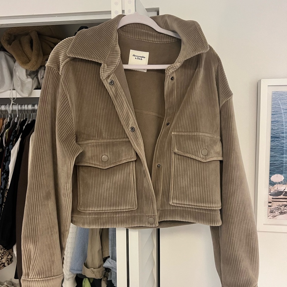 Abercrombie & Fitch Taupe Cropped Corduroy Velour Shirt Jacket Size Medium